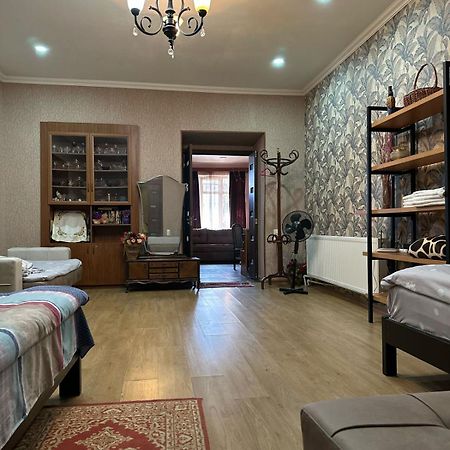 טביליסי Historical Apartment In City Center מראה חיצוני תמונה