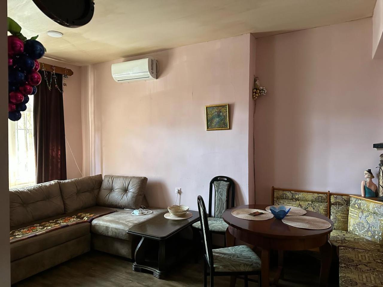 טביליסי Historical Apartment In City Center מראה חיצוני תמונה